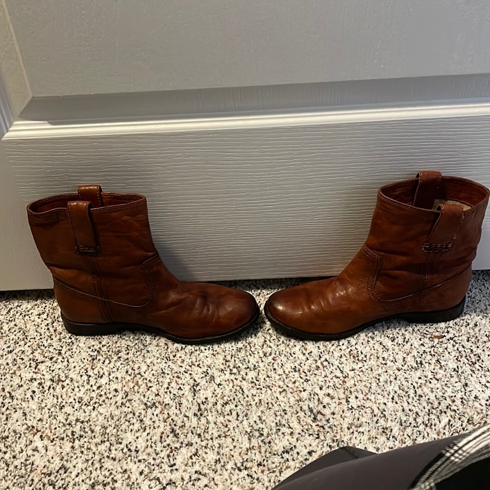 Frye Anna shorties